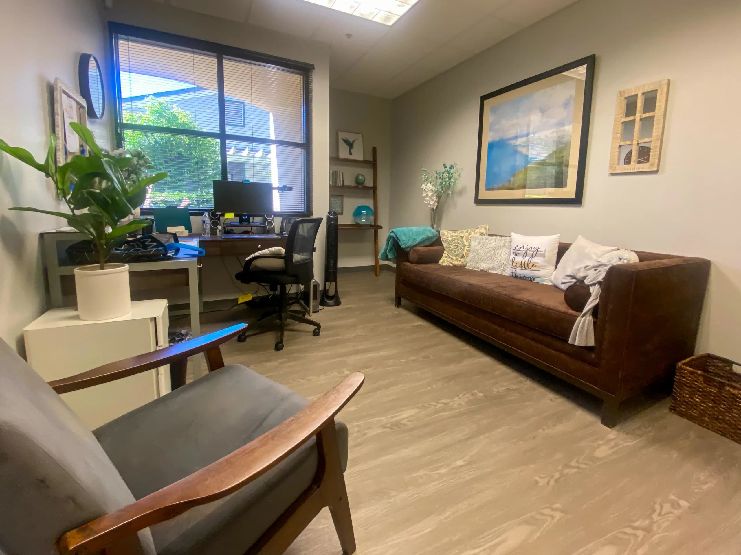 Simi Valley, CA gallery image 1